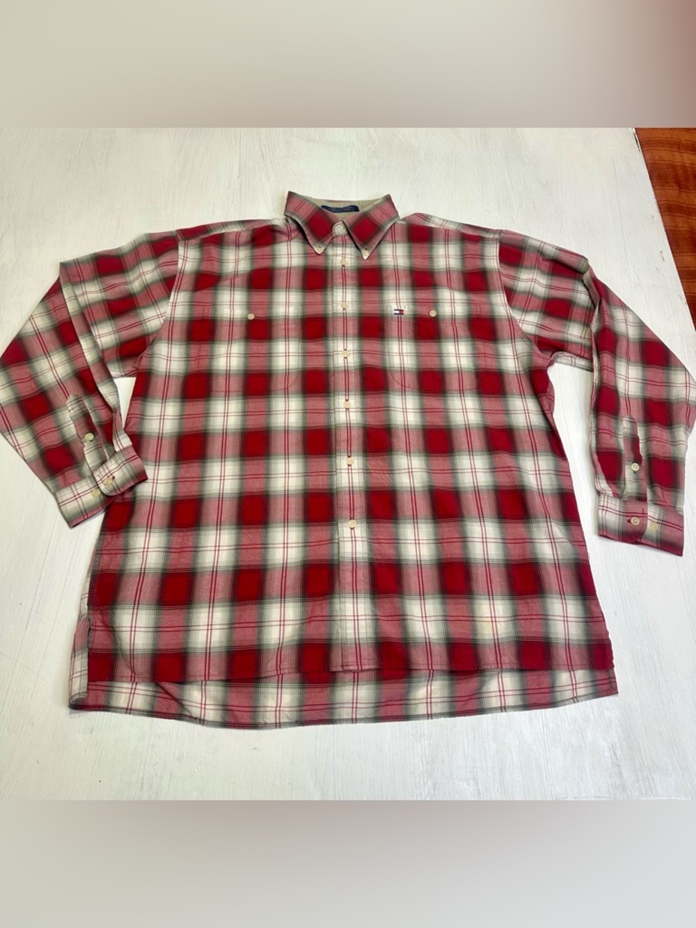 Vintage Tommy Hilfiger Red Plaid Button Down Shirt XL Cotton Classic Fit - Picture 2 of 10